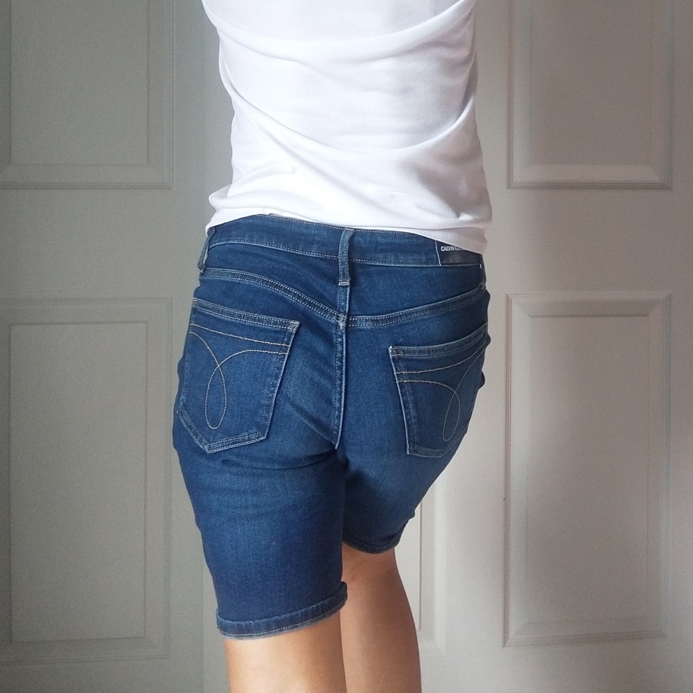 Calvin Klein Jeans Cuff Roll Denim Bermuda Shorts - Picture 6 of 9